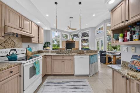 1306 SW Cottonwood Cove, Port St. Lucie FL - photo 18 of 52