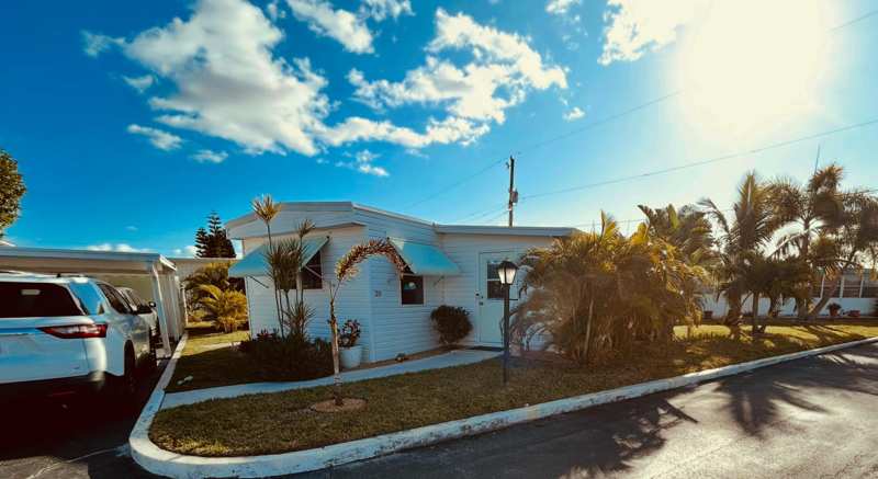 2 bedroom Manufactured Home at 11000 SE Federal Highway #lot 20, Lakeside Village Mobile Home Park Co-Op, Hobe Sound — photo 1