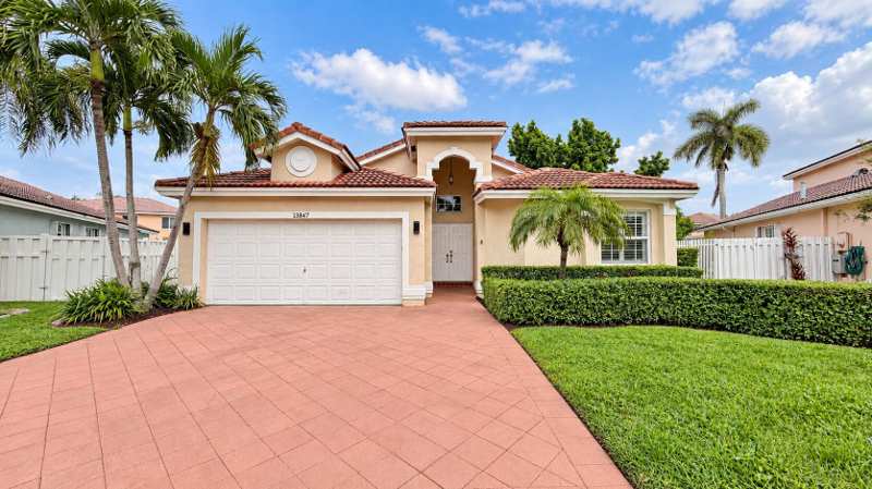 3 bedroom Single Family Residence at 13847 NW 22nd Court, Sawgrass Preserve, Sunrise — photo 1