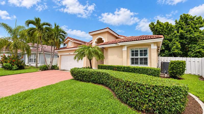 3 bedroom Single Family Residence at 13847 NW 22nd Court, Sawgrass Preserve, Sunrise — photo 2