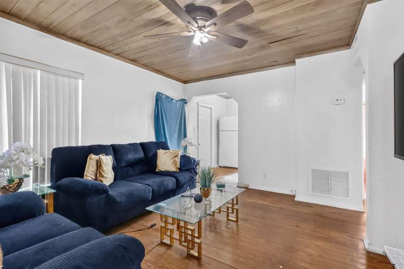 2 bedroom Single Family Residence at 323 NW 4th Avenue, Delray Town Of, Delray Beach — photo 4