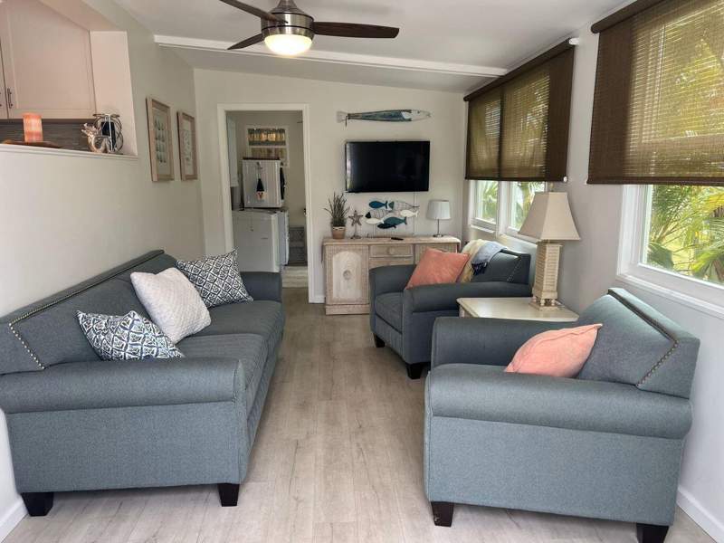 2 bedroom Manufactured Home at 11000 SE Federal Highway #lot 20, Lakeside Village Mobile Home Park Co-Op, Hobe Sound — photo 3