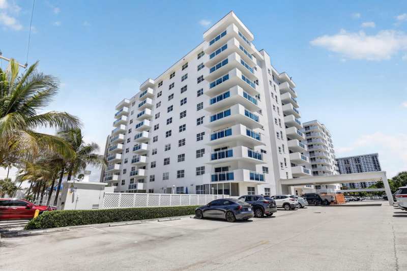 2 bedroom Condominium at 1701 S Ocean Drive #902, Wellington Towers Condo, Hollywood — photo 1