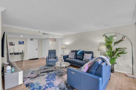 899 Jeffery Street #109, Boca Raton FL - photo 13 of 93