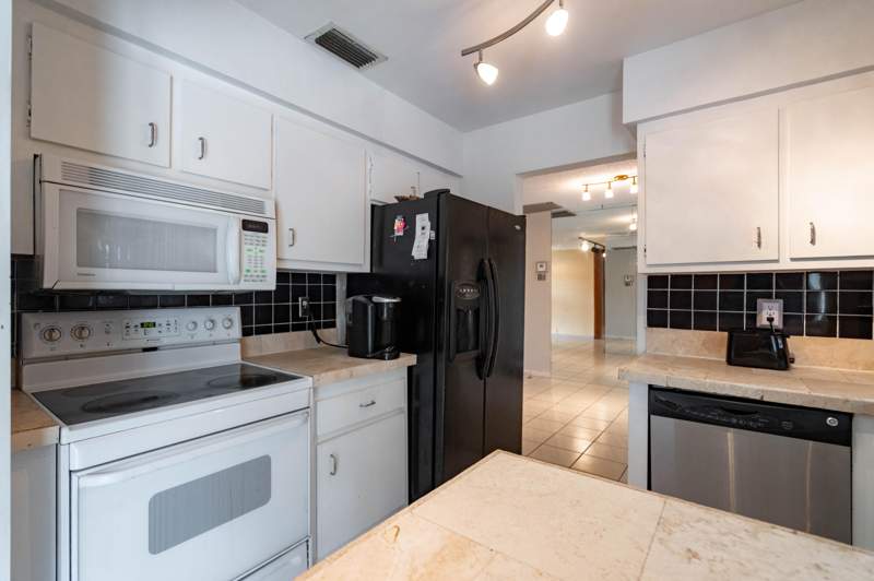 3 bedroom Single Family Residence at 6740 NW 26th Avenue, Palm Aire Village 3rd Section Add'n 3 92-34 B , Fort Lauderdale — photo 3