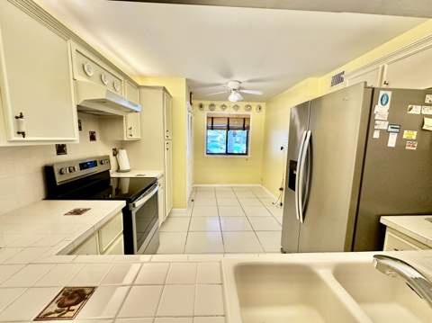 305 Lakeside Court, Sunrise FL - photo 22 of 30