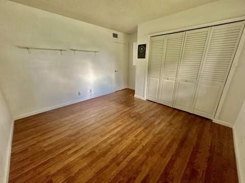305 Lakeside Court, Sunrise FL - photo 17 of 30