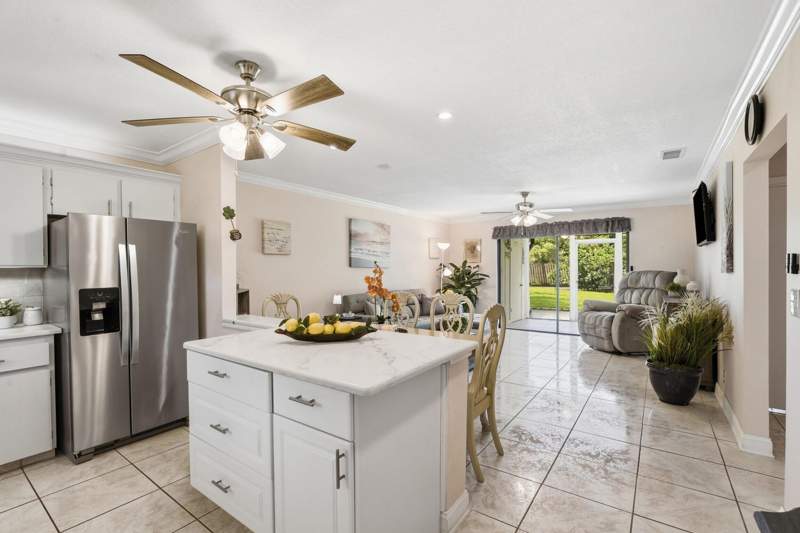 2 bedroom Villa at 6531 SE Federal Highway A-105 Highway, TWIN LAKES SOUTH & TOWN VILLAS CONDO, Stuart — photo 3