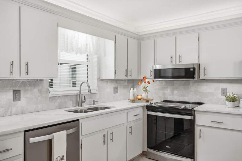 2 bedroom Villa at 6531 SE Federal Highway A-105 Highway, TWIN LAKES SOUTH & TOWN VILLAS CONDO, Stuart — photo 4