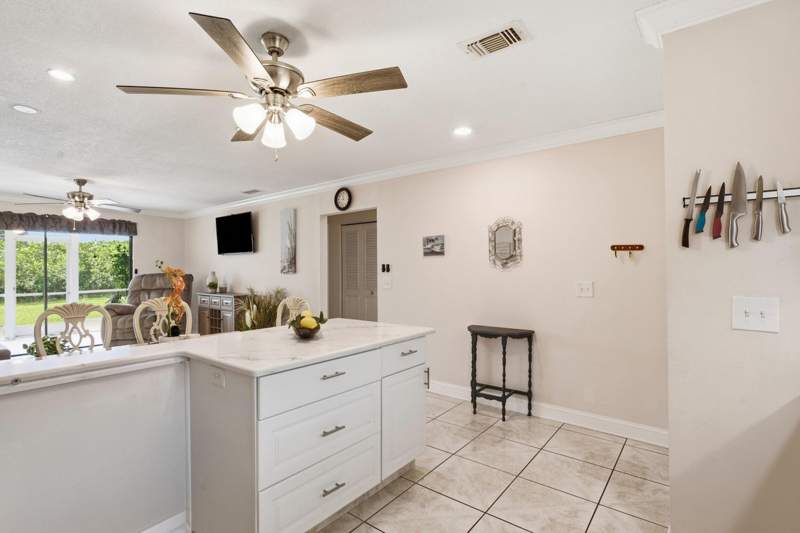 2 bedroom Villa at 6531 SE Federal Highway A-105 Highway, TWIN LAKES SOUTH & TOWN VILLAS CONDO, Stuart — photo 5