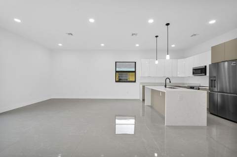 2540 NW 14th Court, Fort Lauderdale FL - photo 9 of 81