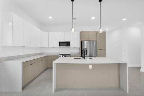 2540 NW 14th Court, Fort Lauderdale FL - photo 13 of 81