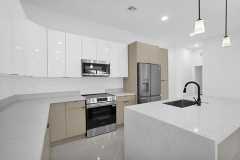 2540 NW 14th Court, Fort Lauderdale FL - photo 18 of 81