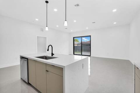 2540 NW 14th Court, Fort Lauderdale FL - photo 20 of 81