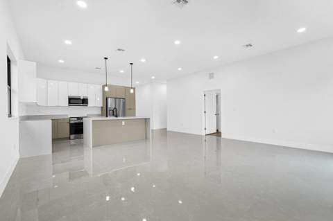 2540 NW 14th Court, Fort Lauderdale FL - photo 14 of 81