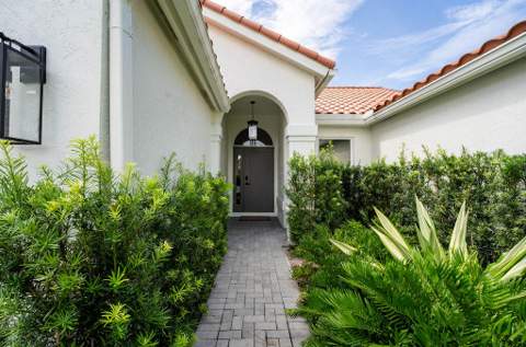 12657 White Coral Drive, Wellington FL - photo 7 of 37