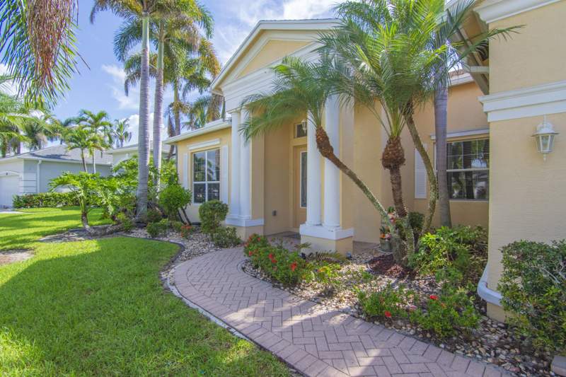 4 bedroom Single Family Residence at 521 SW Lake Manatee Way, Lakeforest At St Lucie West Phase 1, Port St. Lucie — photo 5