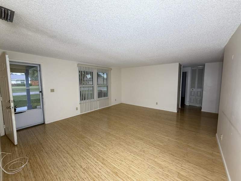4 bedroom Single Family Residence at 8461 Theresa Road, Le Chalet Iv-B, Boynton Beach — photo 5