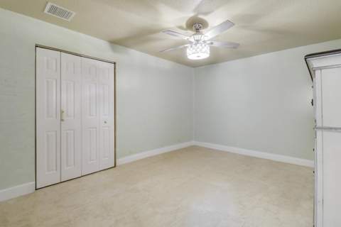 825 SE Cavern Avenue, Port St. Lucie FL - photo 17 of 48