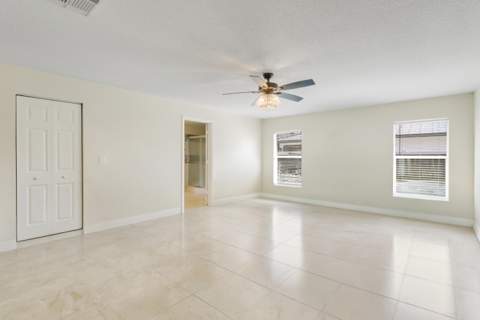 825 SE Cavern Avenue, Port St. Lucie FL - photo 6 of 48