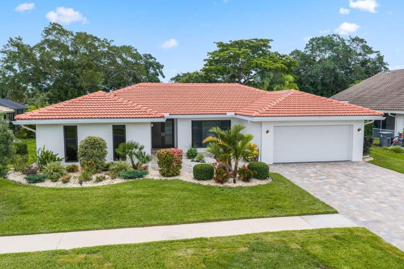 3 bedroom Single Family Residence at 20195 Back 9 Drive, Boca Greens, Boca Raton — photo 2