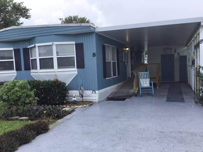 2 bedroom Mobile Home at 8 Santa Fe Lane, Spanish Lakes Riverfront, Port St. Lucie — photo 2