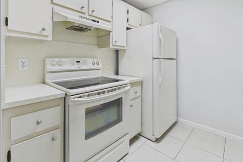 13155 SW 7th Court #103E, Pembroke Pines FL - photo 15 of 34