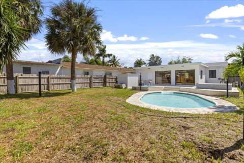 1227 N Ocean Breeze, Lake Worth Beach FL - photo 23 of 36