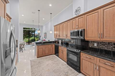 7167 Boscanni Drive, Boynton Beach FL - photo 7 of 35