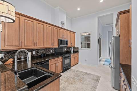 7167 Boscanni Drive, Boynton Beach FL - photo 8 of 35