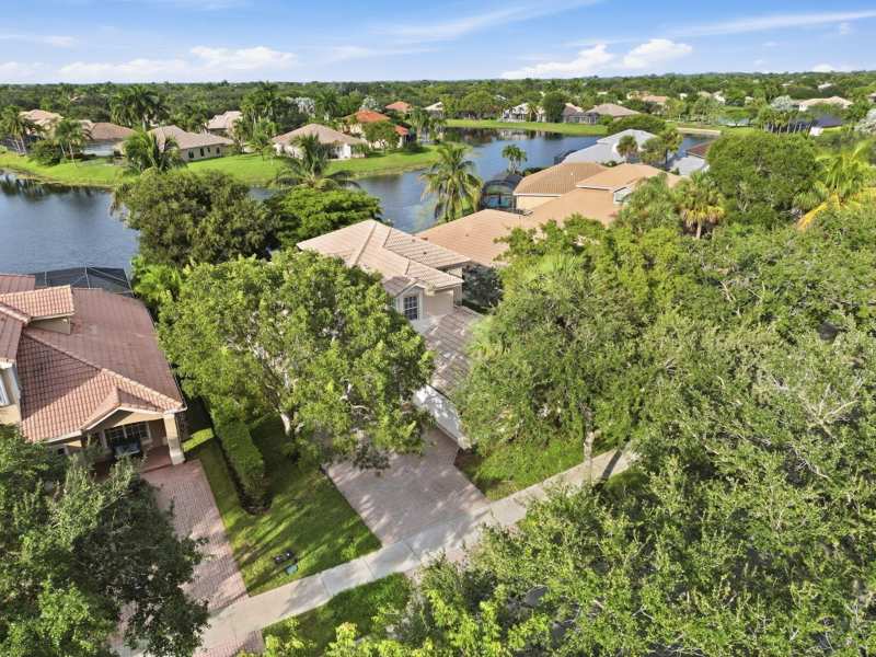 4 bedroom Single Family Residence at 10919 NW 62nd Court, Parkland Isles, Parkland — photo 1