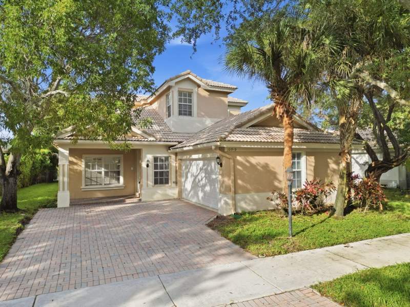 4 bedroom Single Family Residence at 10919 NW 62nd Court, Parkland Isles, Parkland — photo 2