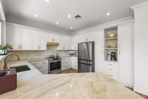 1237 Avondale Lane, West Palm Beach FL - photo 11 of 44