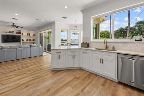 1237 Avondale Lane, West Palm Beach FL - photo 10 of 44