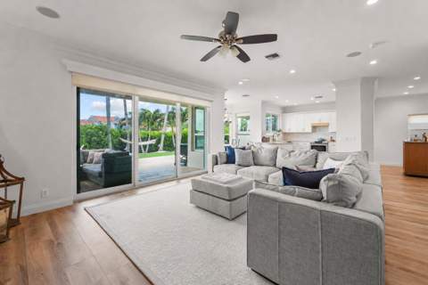1237 Avondale Lane, West Palm Beach FL - photo 7 of 44