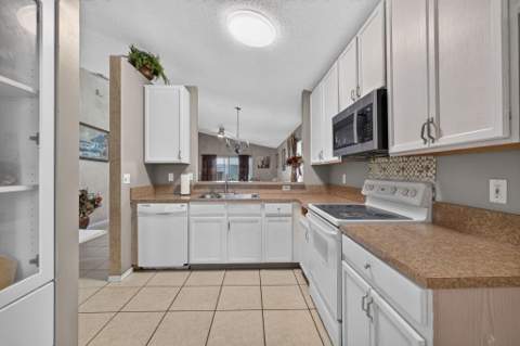 628 Stanford Lane, Port St. Lucie FL - photo 9 of 19