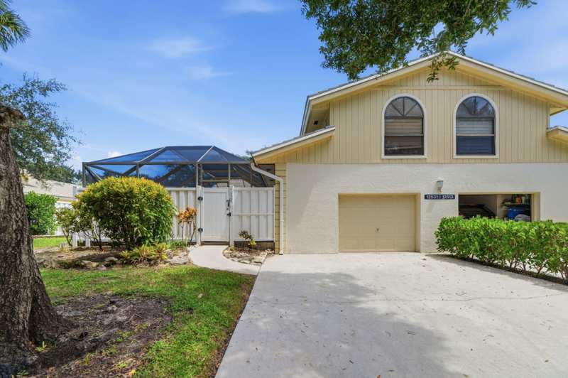 3 bedroom Townhouse at 12501 Woodmill Drive, Westwood Lakes 4 Westwood Gardens, Palm Beach Gardens — photo 1