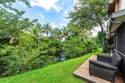 209 Wimbledon Lakes Drive, Plantation FL - photo 10 of 24