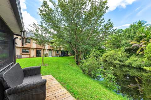209 Wimbledon Lakes Drive, Plantation FL - photo 9 of 24