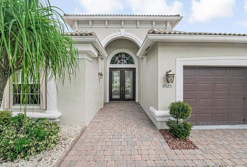 4 bedroom Single Family Residence at 6525 MURANO Way, BELLAGGIO, Lake Worth — photo 2