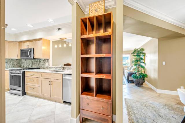 615 NE 12th Avenue #301