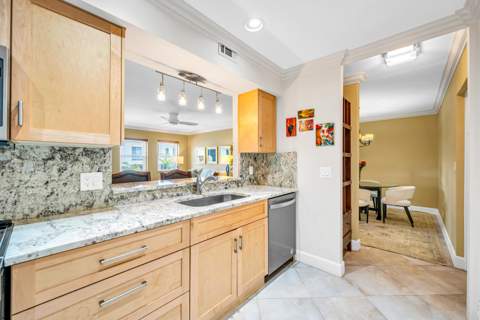 615 NE 12th Avenue #301, Fort Lauderdale FL - photo 10 of 40