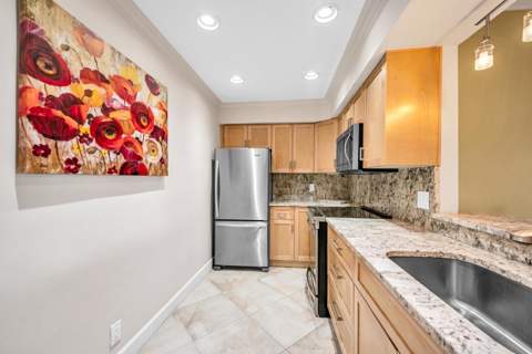 615 NE 12th Avenue #301, Fort Lauderdale FL - photo 11 of 40