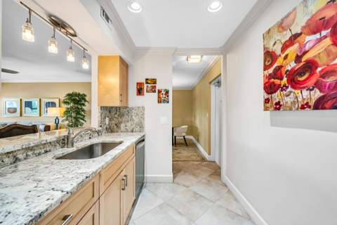 615 NE 12th Avenue #301, Fort Lauderdale FL - photo 12 of 40
