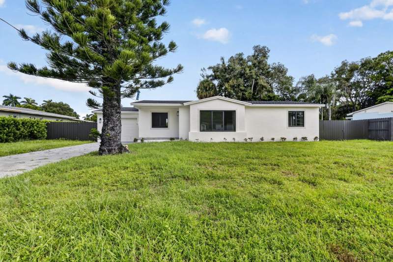 3 bedroom Single Family Residence at 3185 Riddle Road, Price Lake Unrec On, West Palm Beach — photo 2