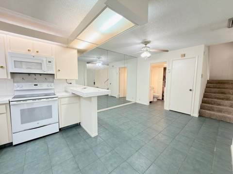 710 7th Lane, Palm Beach Gardens FL - photo 9 of 30