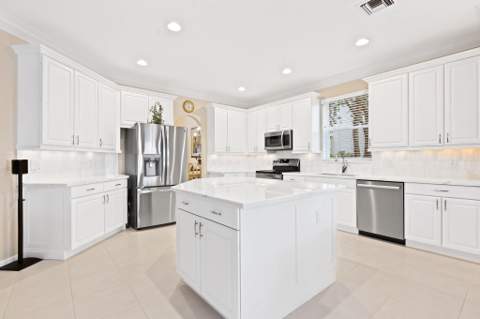12621 YARDLEY Drive, Boca Raton FL - photo 10 of 37