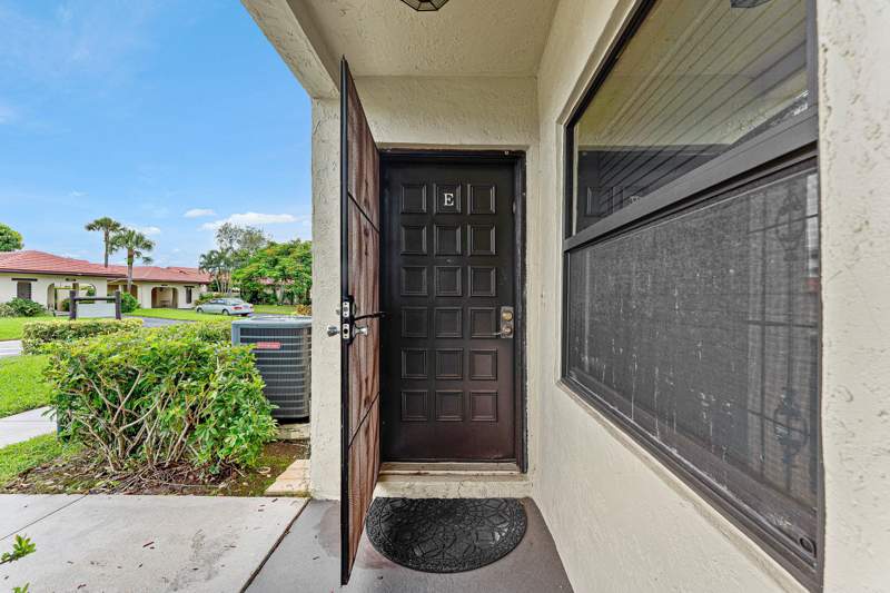 2 bedroom Condominium at 8520 CASA DEL LAGO #E, FAIRWAYS OF BOCA LAGO CONDO, Boca Raton — photo 5