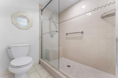 8520 Casa Del Lago #E, Boca Raton FL - photo 23 of 36