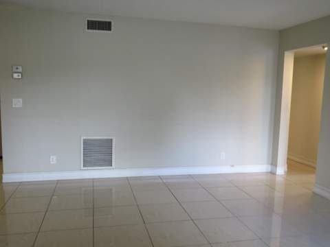 335 Pine Ridge Circle #D-1, Greenacres FL - photo 6 of 30